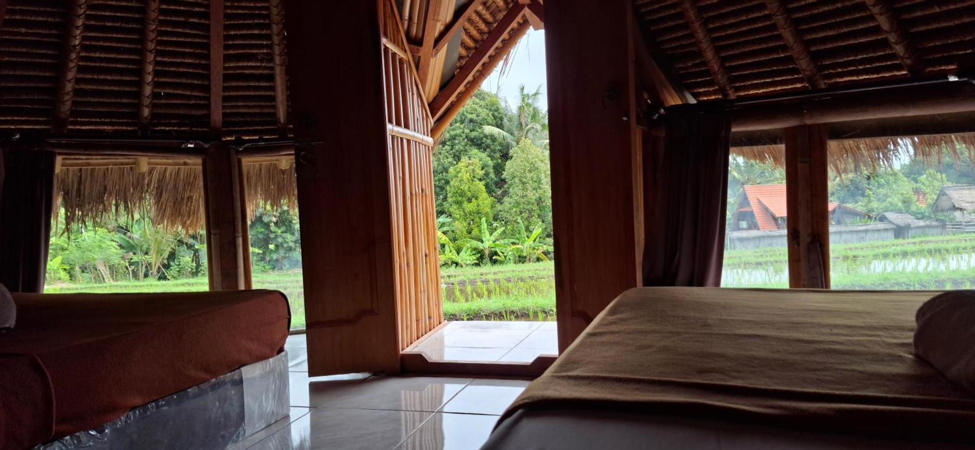 Hotel Uma Nirmala Aling-Aling Singaraja Exterior foto