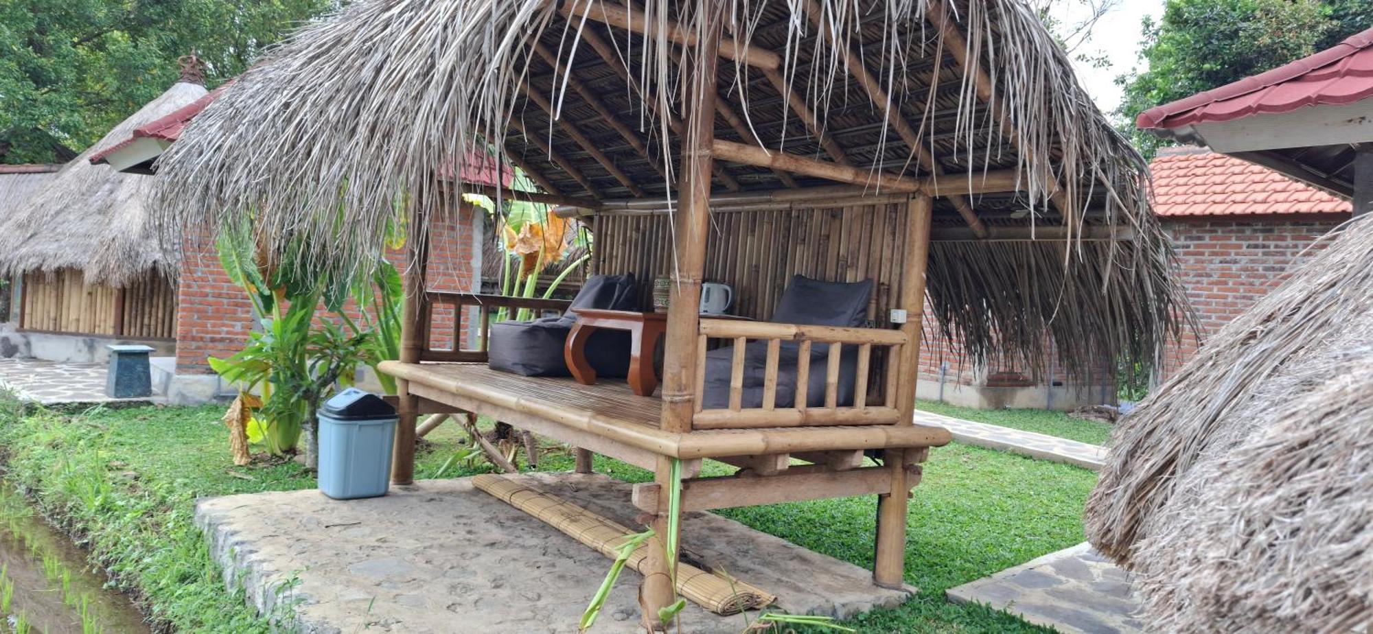 Hotel Uma Nirmala Aling-Aling Singaraja Exterior foto