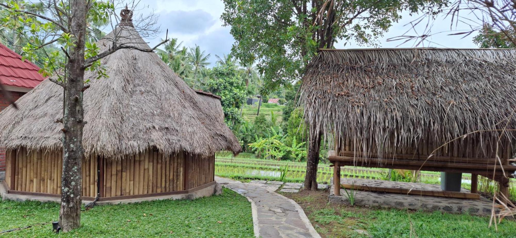 Hotel Uma Nirmala Aling-Aling Singaraja Exterior foto